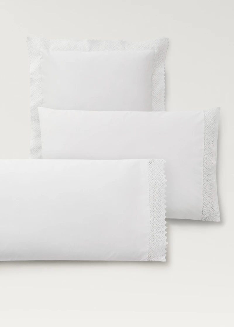 Two pillowcases with lace detail 60x60 cm