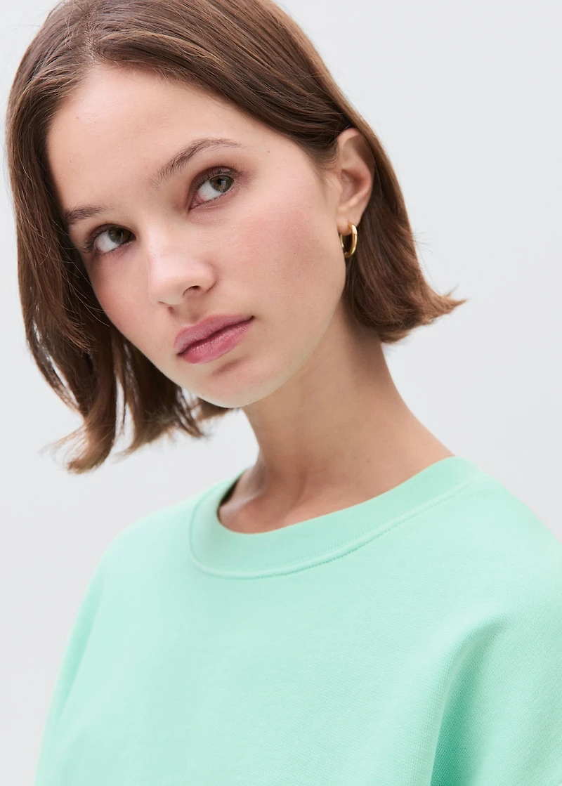 Sweatshirt with seamless finish