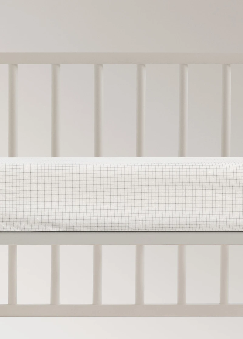 Cotton yarn-dyed fitted sheet with mini-check pattern for cot