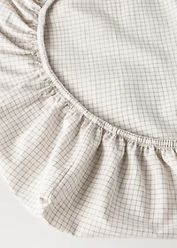 Cotton yarn-dyed fitted sheet with mini-check pattern for cot