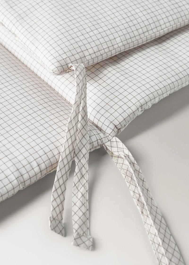 Cotton yarn-dyed protector with mini-check pattern for cot