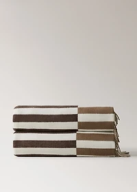 Two-tone blanket with fringes