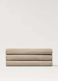 Linen tablecloth for 6 to 8 diners