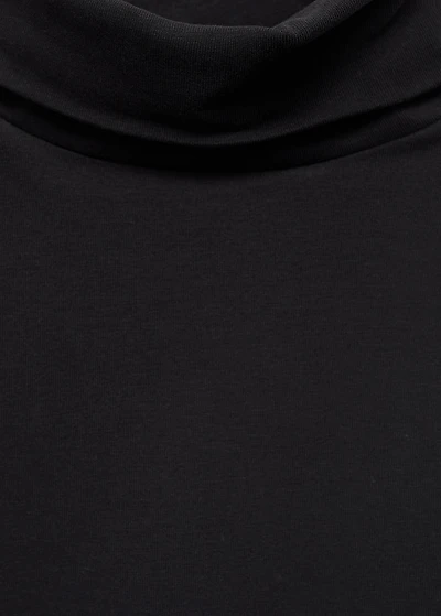 Turtleneck long-sleeved t-shirt