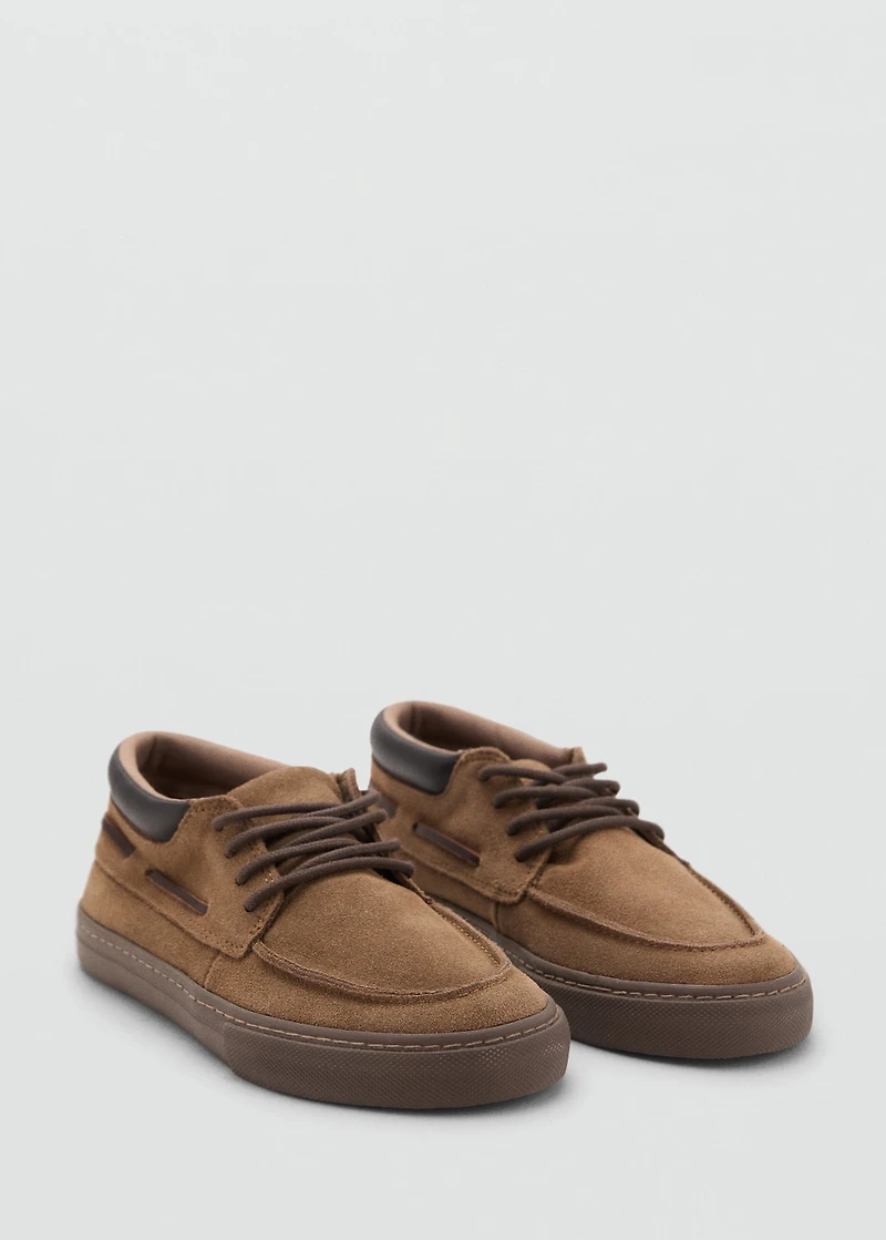 Lace-up leather shoes