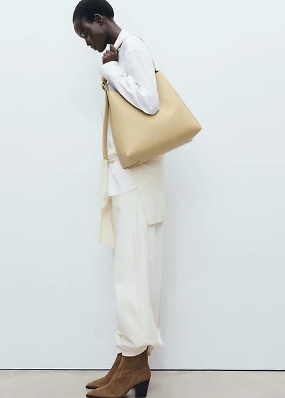 Suede ankle boots with pointed toe and block heel