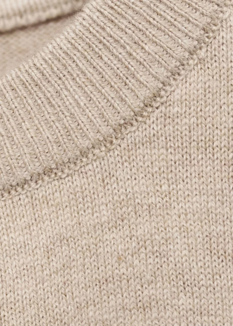 Knitted sweater with ribbed details
