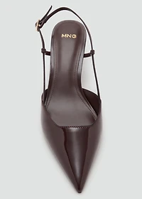 Kitten-heel patent leather shoes