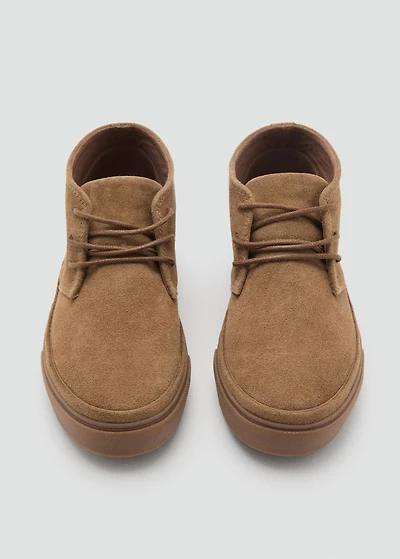 Lace-up leather shoes