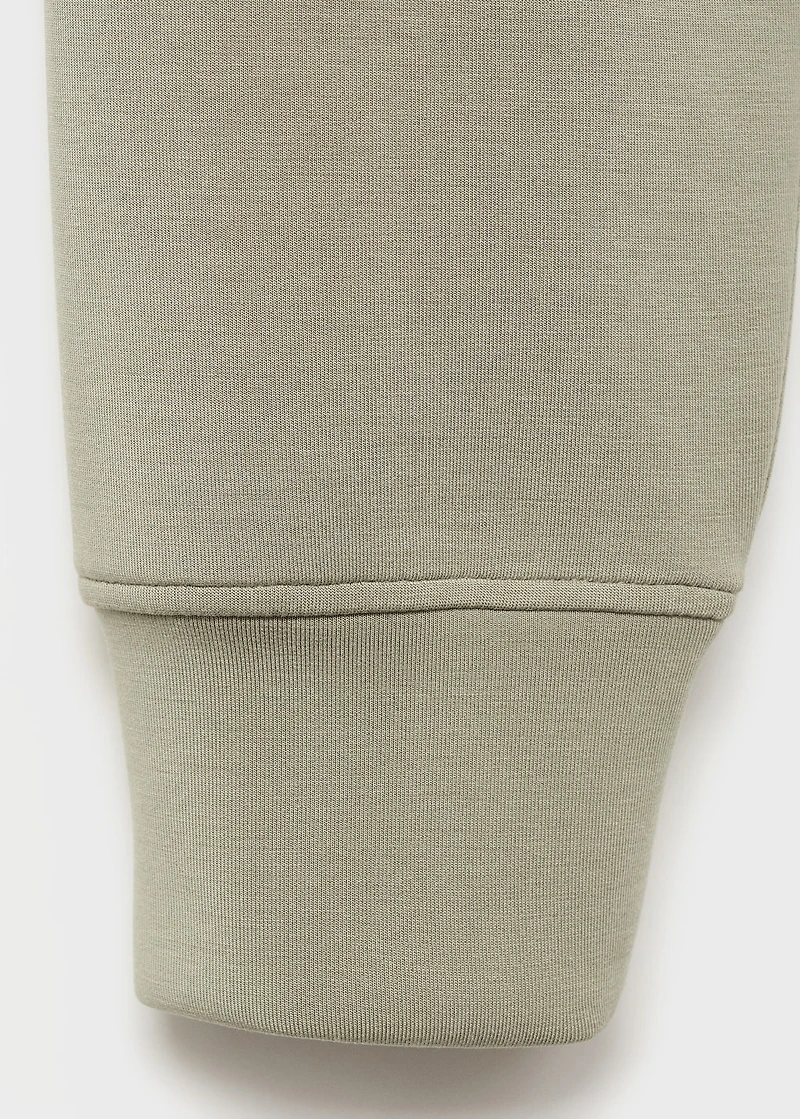 High collar sweatshirt