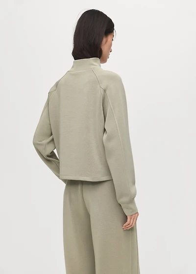 High collar sweatshirt