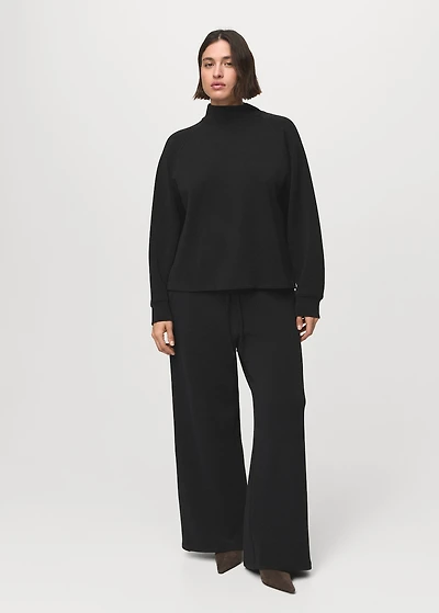 High collar sweatshirt