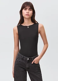 Elastic plain body suit