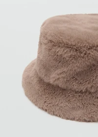 Fur-effect hat