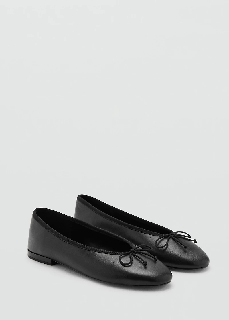 Leather ballet flats with bow