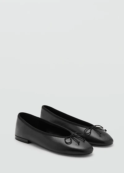 Leather ballet flats with bow