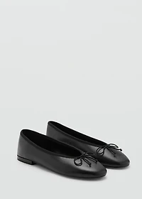 Leather ballet flats with bow