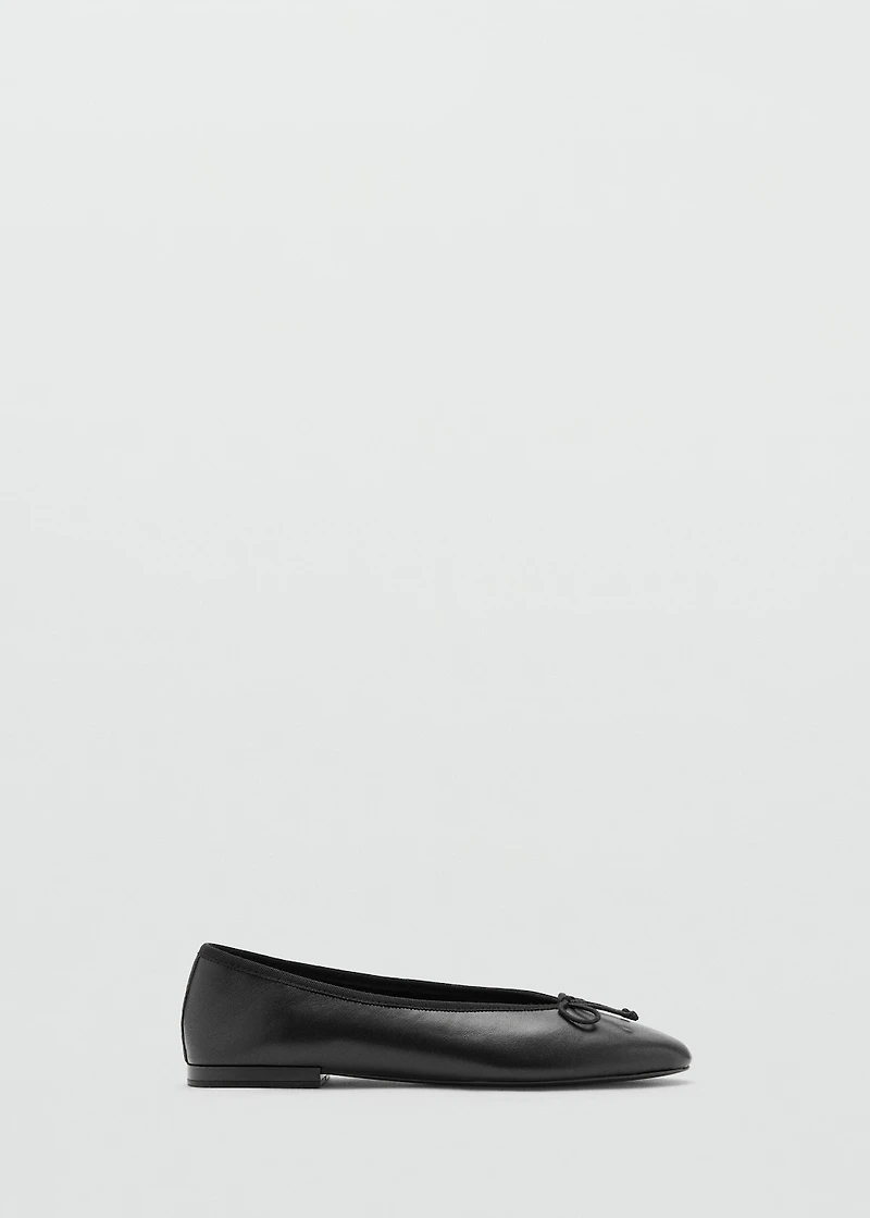 Leather ballet flats with bow