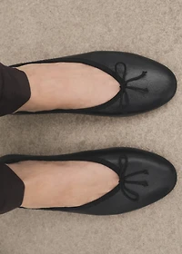 Leather ballet flats with bow