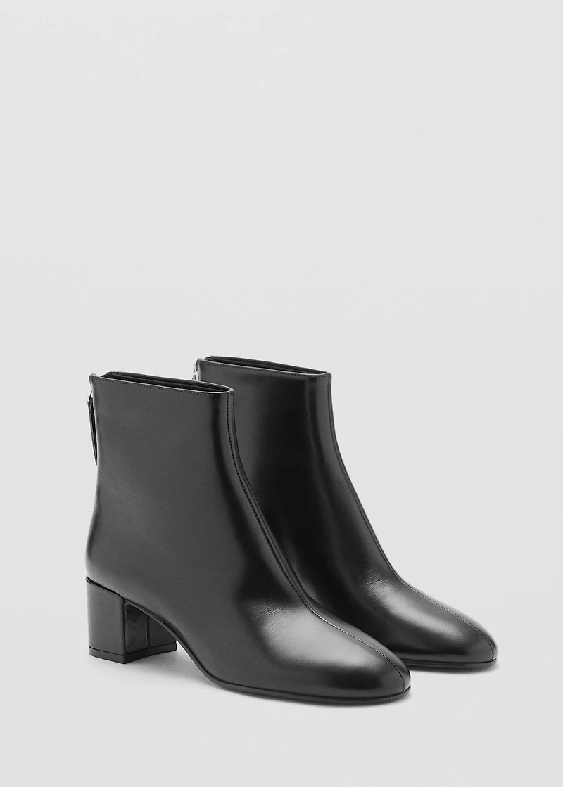 Leather ankle boots with block heel