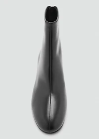 Leather ankle boots with block heel