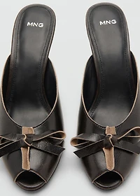Leather high-heeled sandals with bow