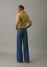 Straight-leg jeans with stitching detail