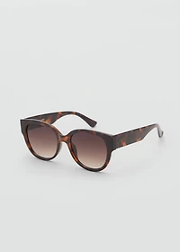 Round-framed sunglasses