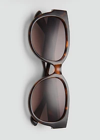 Round-framed sunglasses
