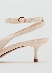 Kitten-heel pointed shoes