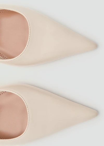 Kitten-heel pointed shoes