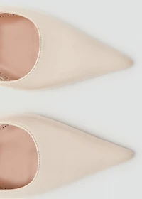 Kitten-heel pointed shoes