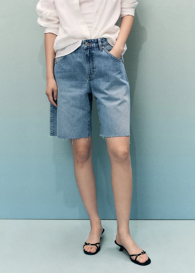 Frayed hem denim shorts