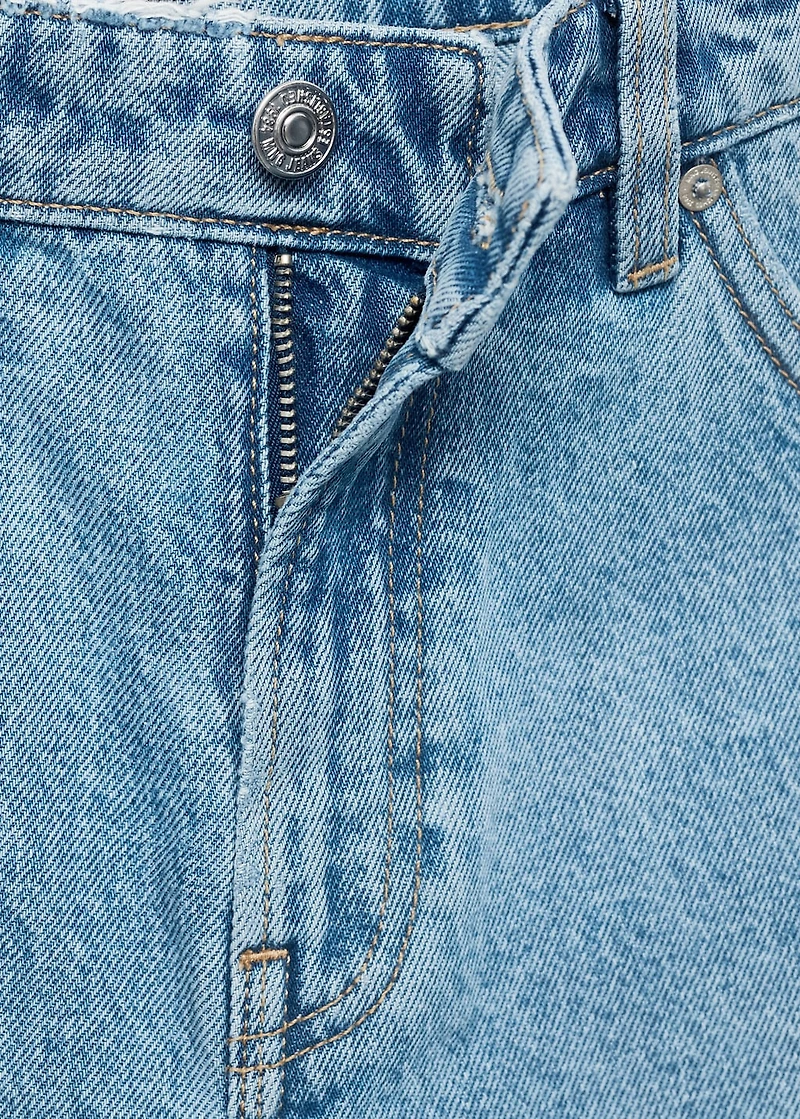 Frayed hem denim shorts