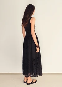 Embroidered combined dress with lace accents
