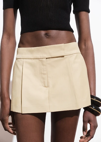Mini-skirt with pleats