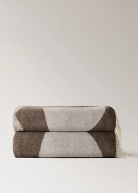 Two-tone patterned blanket