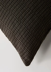 Garment-dyed cushion cover with hem 50x50 cm