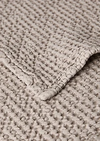 Waffle-cotton garment-dyed bedspread for crib