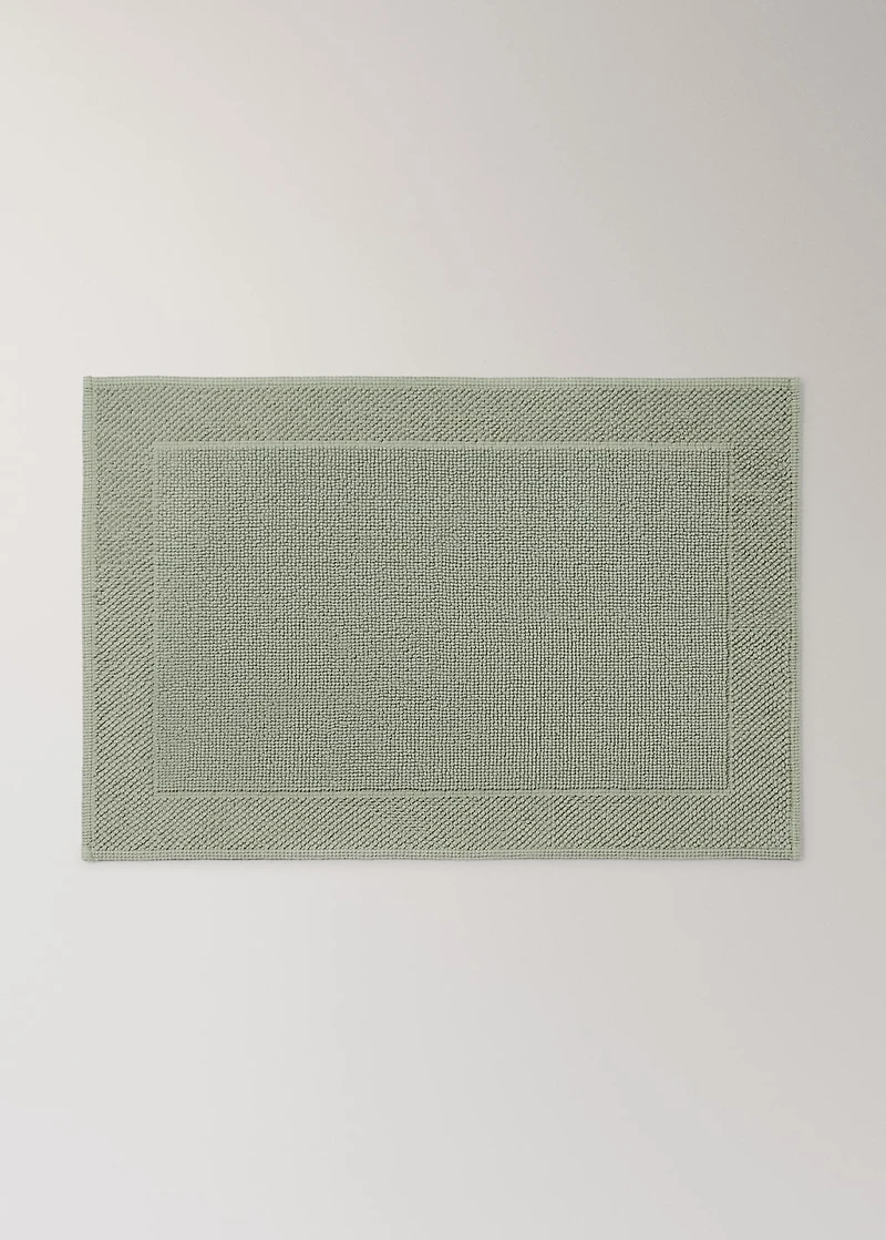 Garment-dyed cotton bath rug