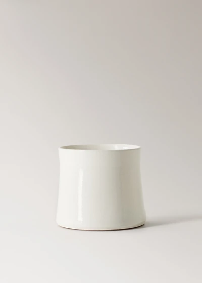 Medium terracotta planter