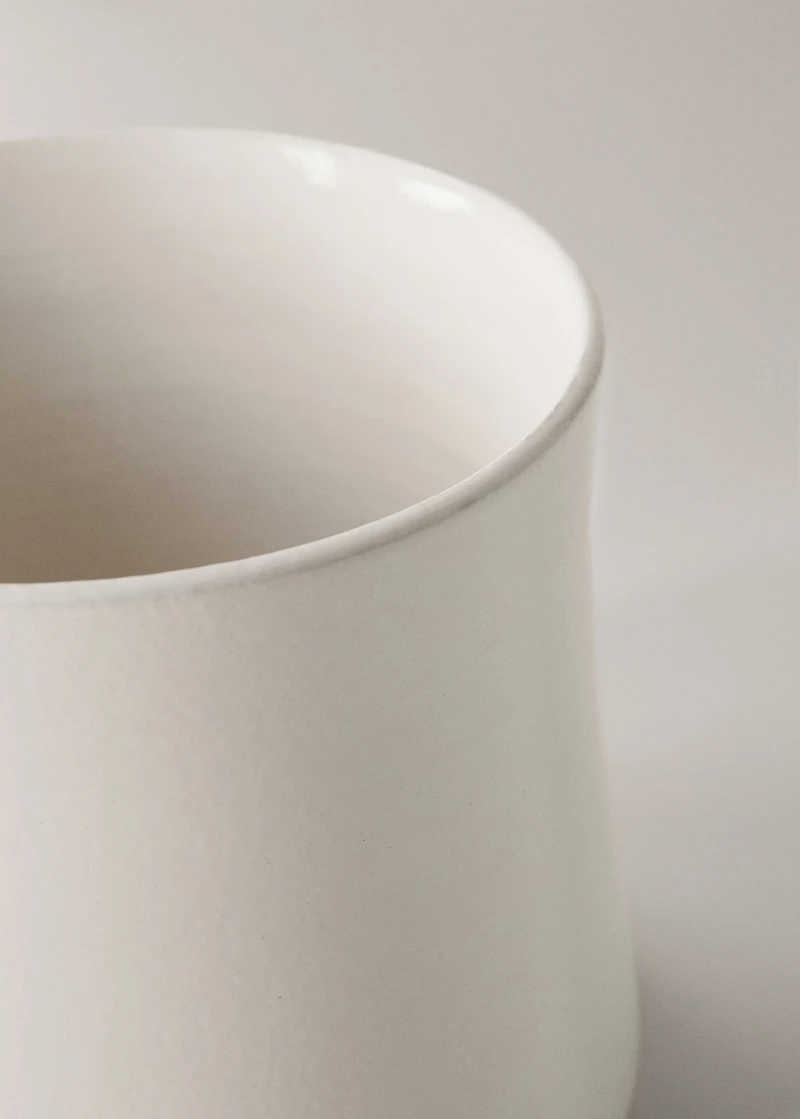 Medium terracotta planter