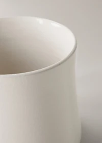 Medium terracotta planter