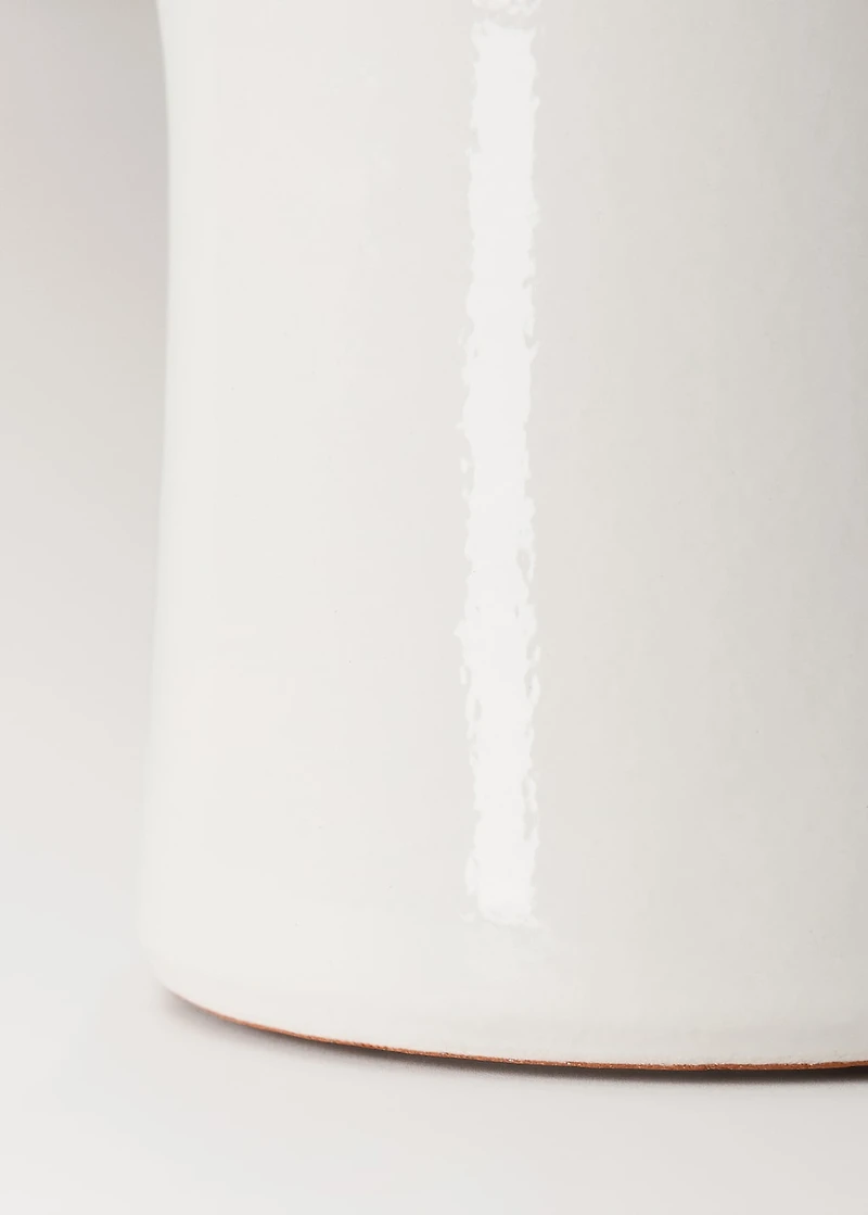 Medium terracotta planter