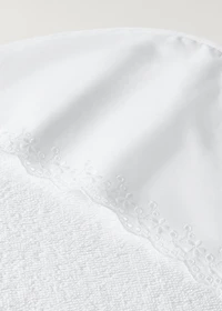 Children's bath cape with hood and floral embroidery