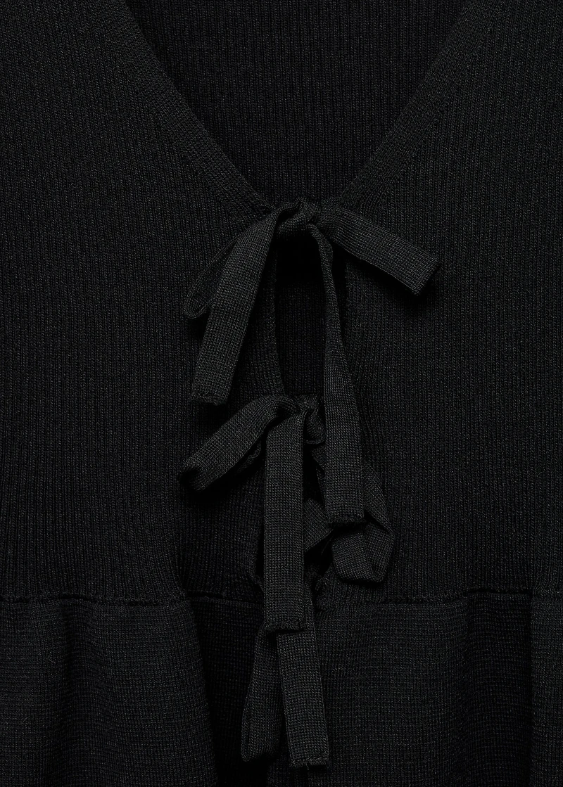 Knitted cardigan with ties