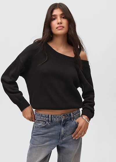 Knitted sweater with cut-out