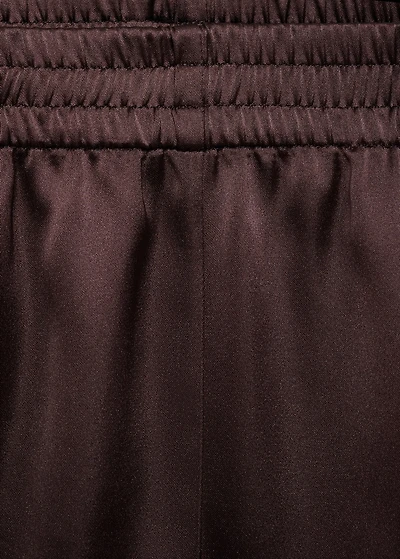 Shorts with contrasting trim