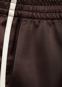 Shorts with contrasting trim