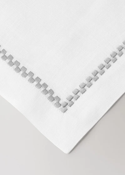 100% linen placemat with embroidered detail